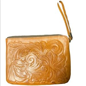 - New to closet🎊🎉🎊Patricia Nash wristlet ⭐️⭐️⭐️⭐️